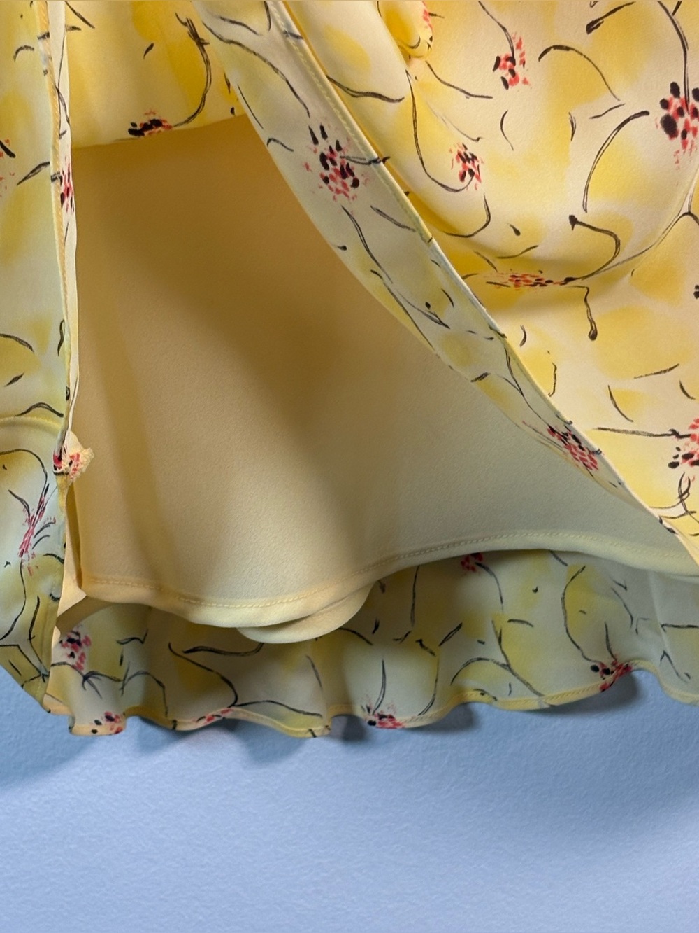 Ann Taylor 100% Silk Yellow Floral Midi Skirt Fluted Hem Size 6 - Picture 6 of 11
